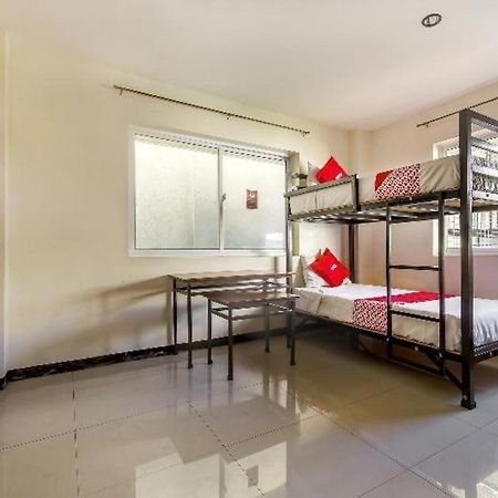 Oyo 842 City Smiles Apartelle San Juan  Экстерьер фото