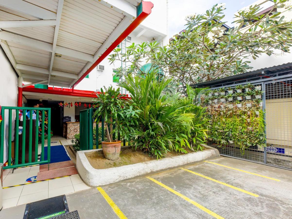 Oyo 842 City Smiles Apartelle San Juan  Экстерьер фото