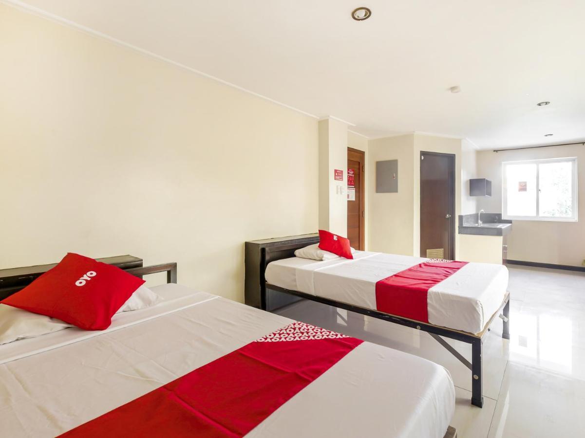 Oyo 842 City Smiles Apartelle San Juan  Экстерьер фото