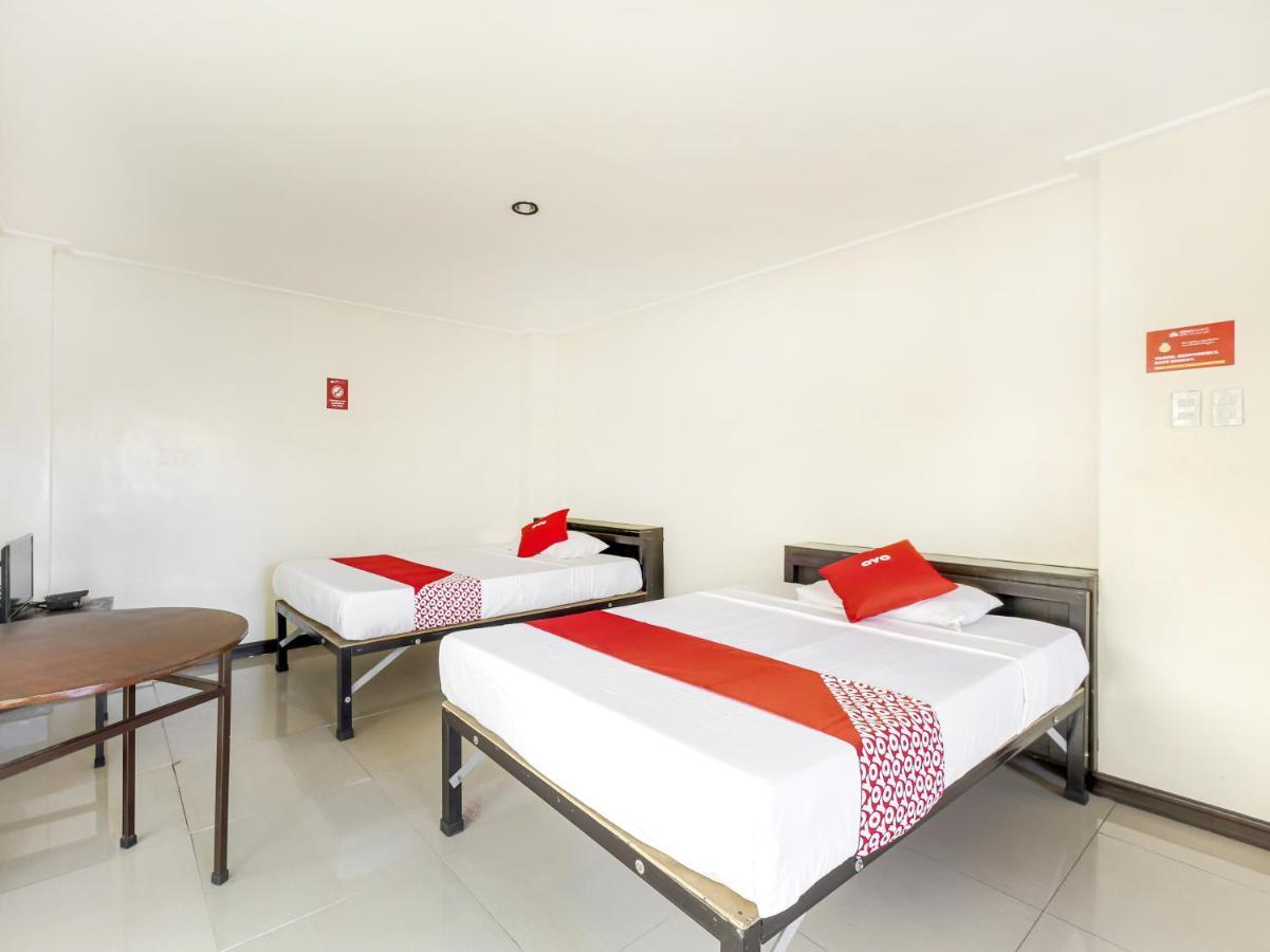 Oyo 842 City Smiles Apartelle San Juan  Экстерьер фото