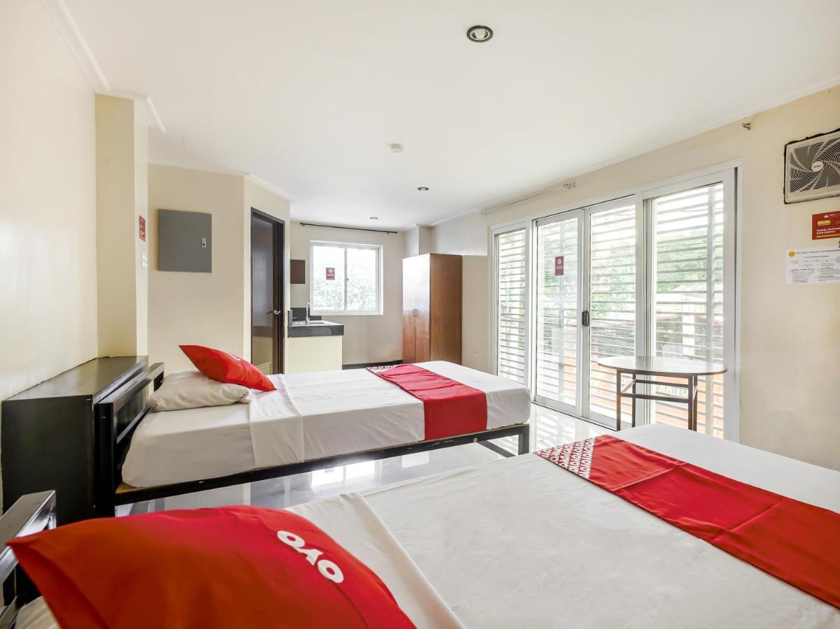 Oyo 842 City Smiles Apartelle San Juan  Экстерьер фото