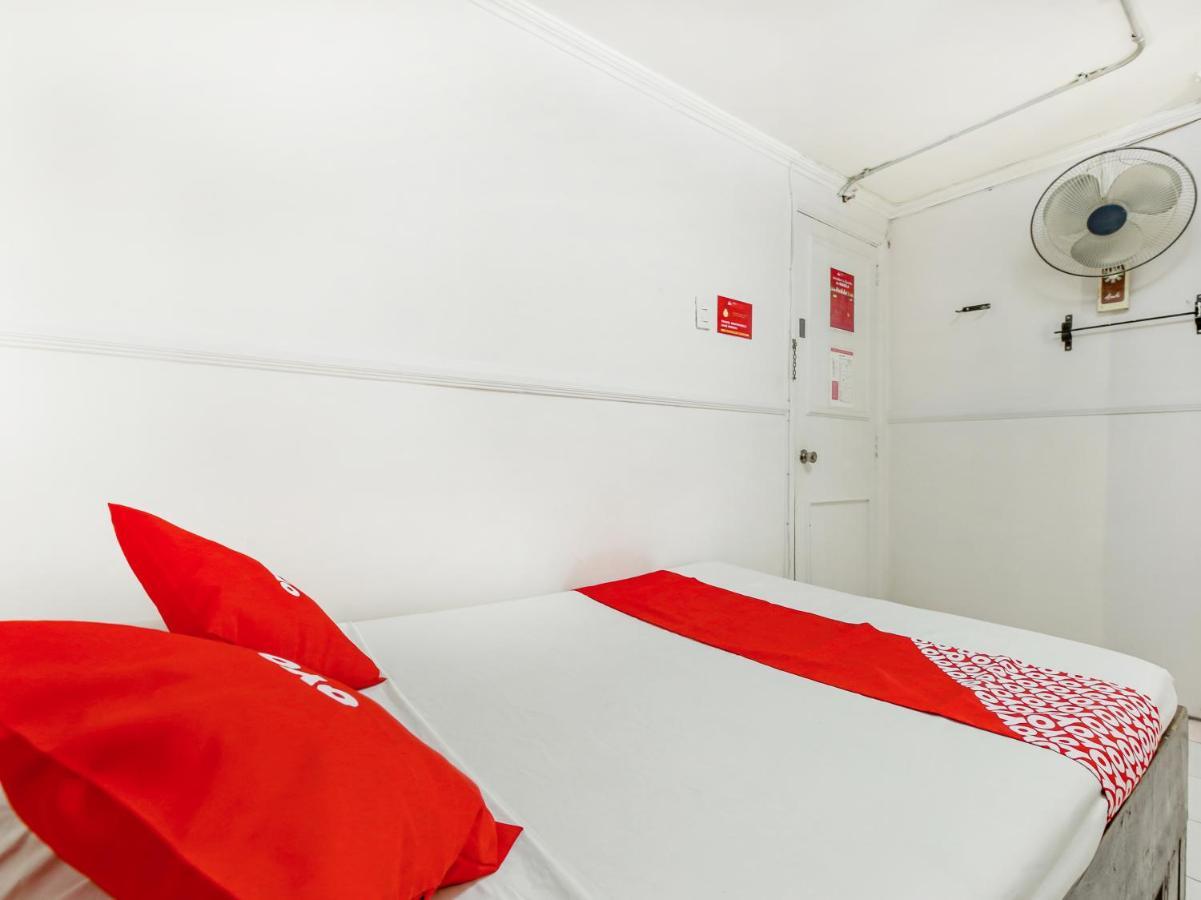 Oyo 842 City Smiles Apartelle San Juan  Экстерьер фото