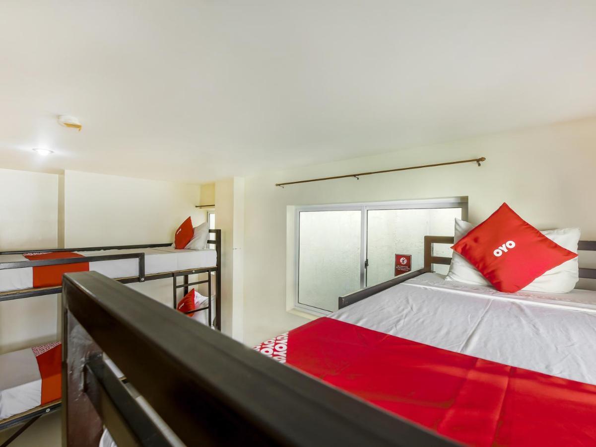 Oyo 842 City Smiles Apartelle San Juan  Экстерьер фото