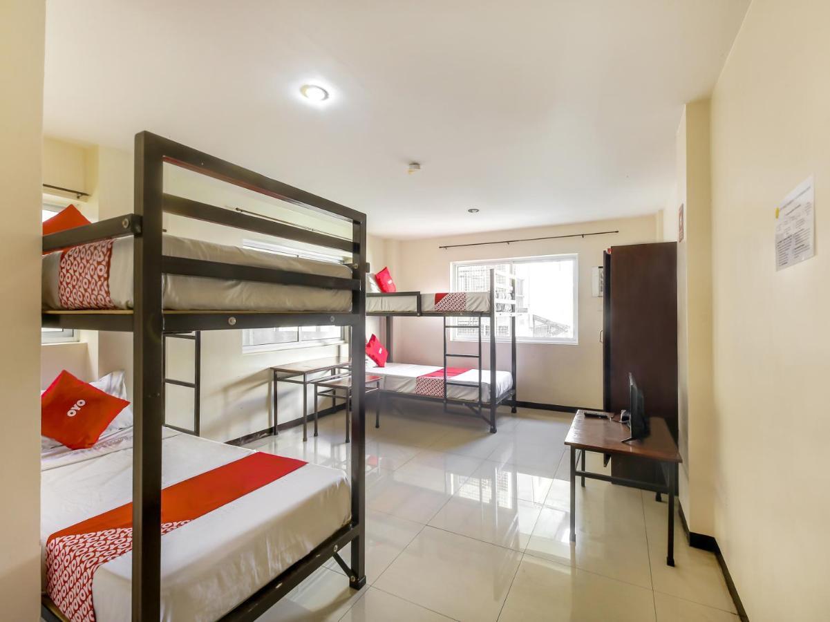 Oyo 842 City Smiles Apartelle San Juan  Экстерьер фото