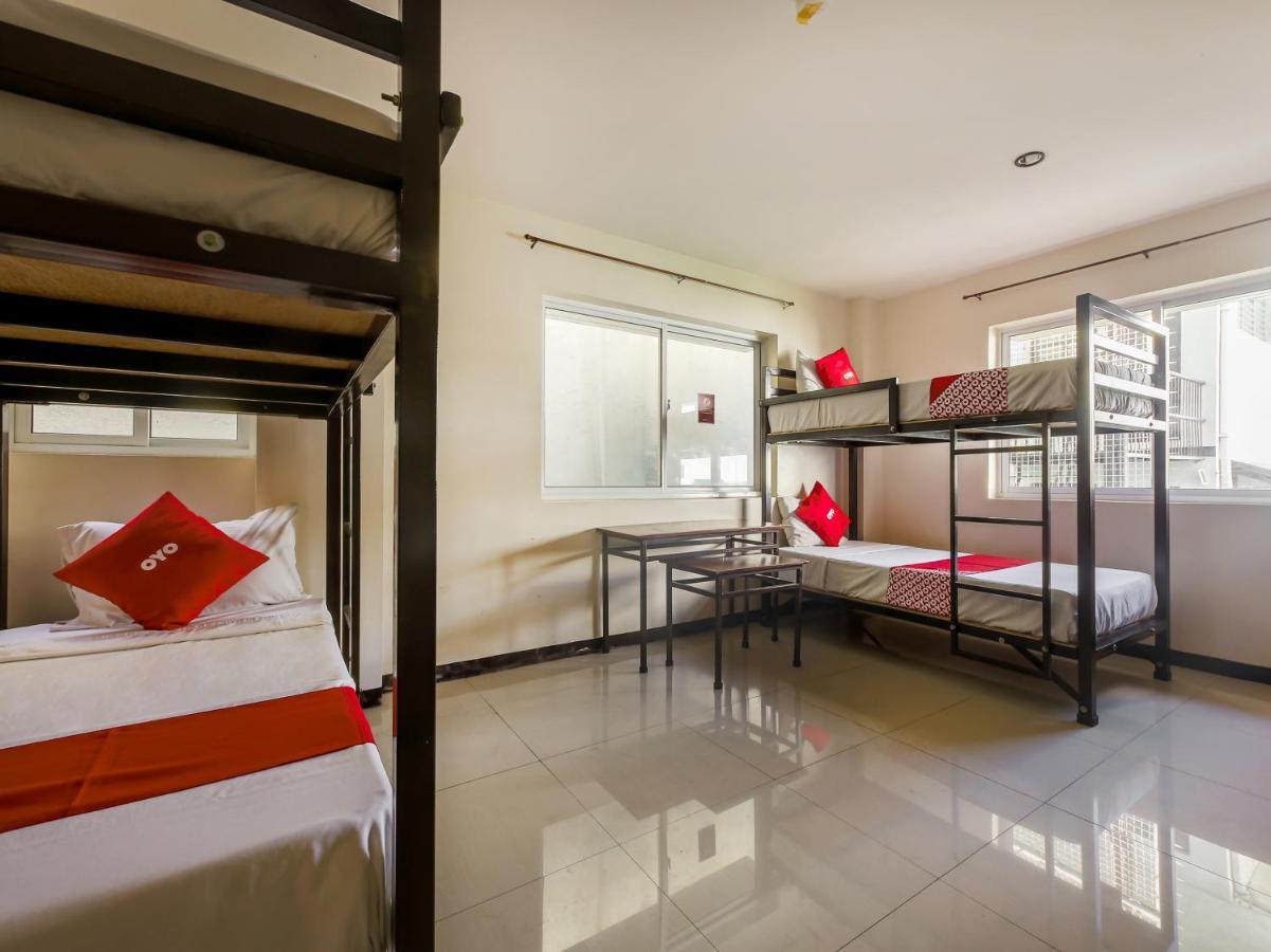 Oyo 842 City Smiles Apartelle San Juan  Экстерьер фото